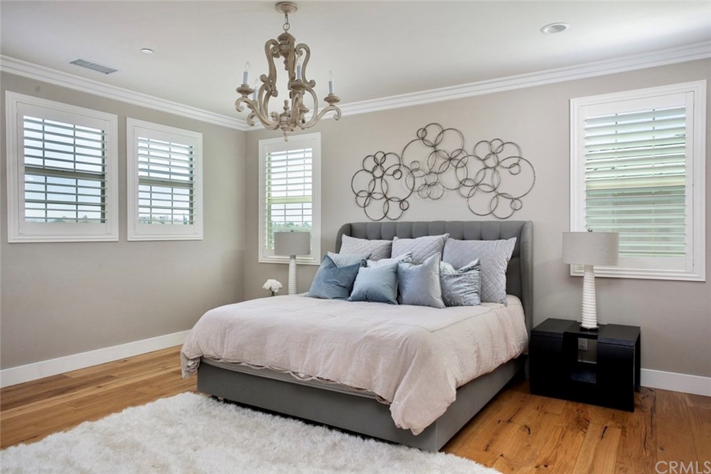 261 Barnes Road Tustin, CA 92782 - Photo 15 of 31