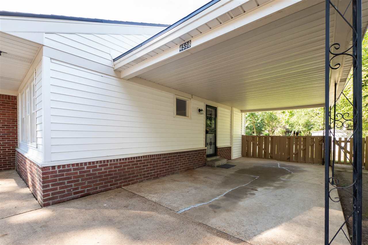 4598 Sea Isle Road Memphis, TN 38117 - Photo 22 of 25 Facing den