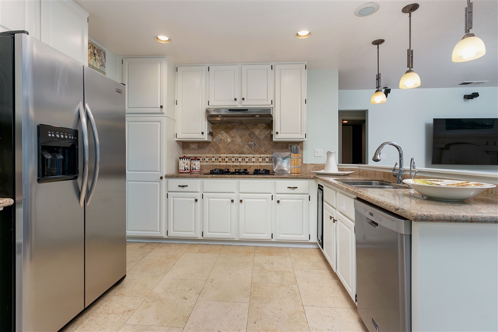 2314 Terraza Ribera Carlsbad, CA 92009 - Photo 9 of 25 Gallery Image 9