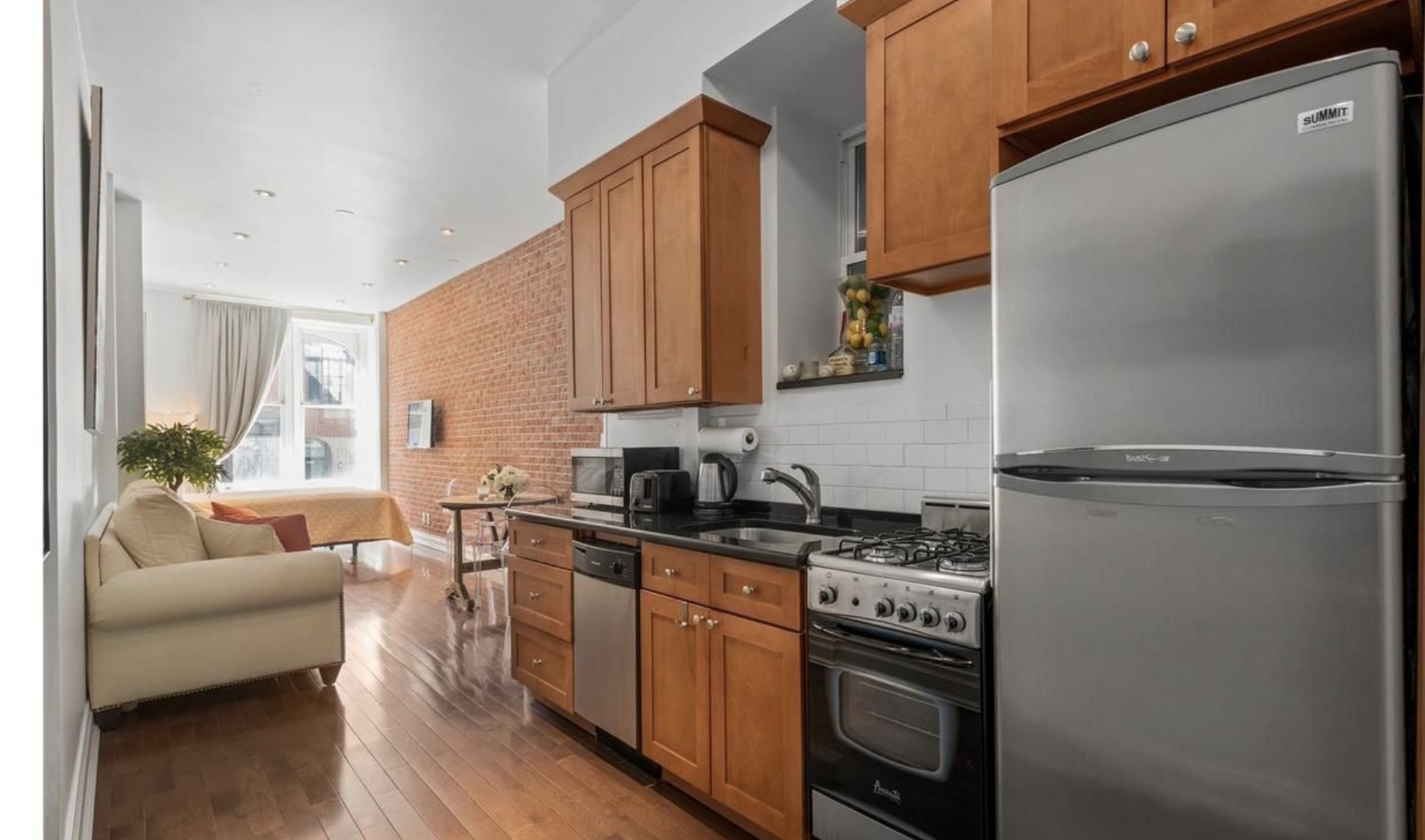 225 West 10th Street, Unit B Manhattan, NY 10014 - Photo 2 of 7