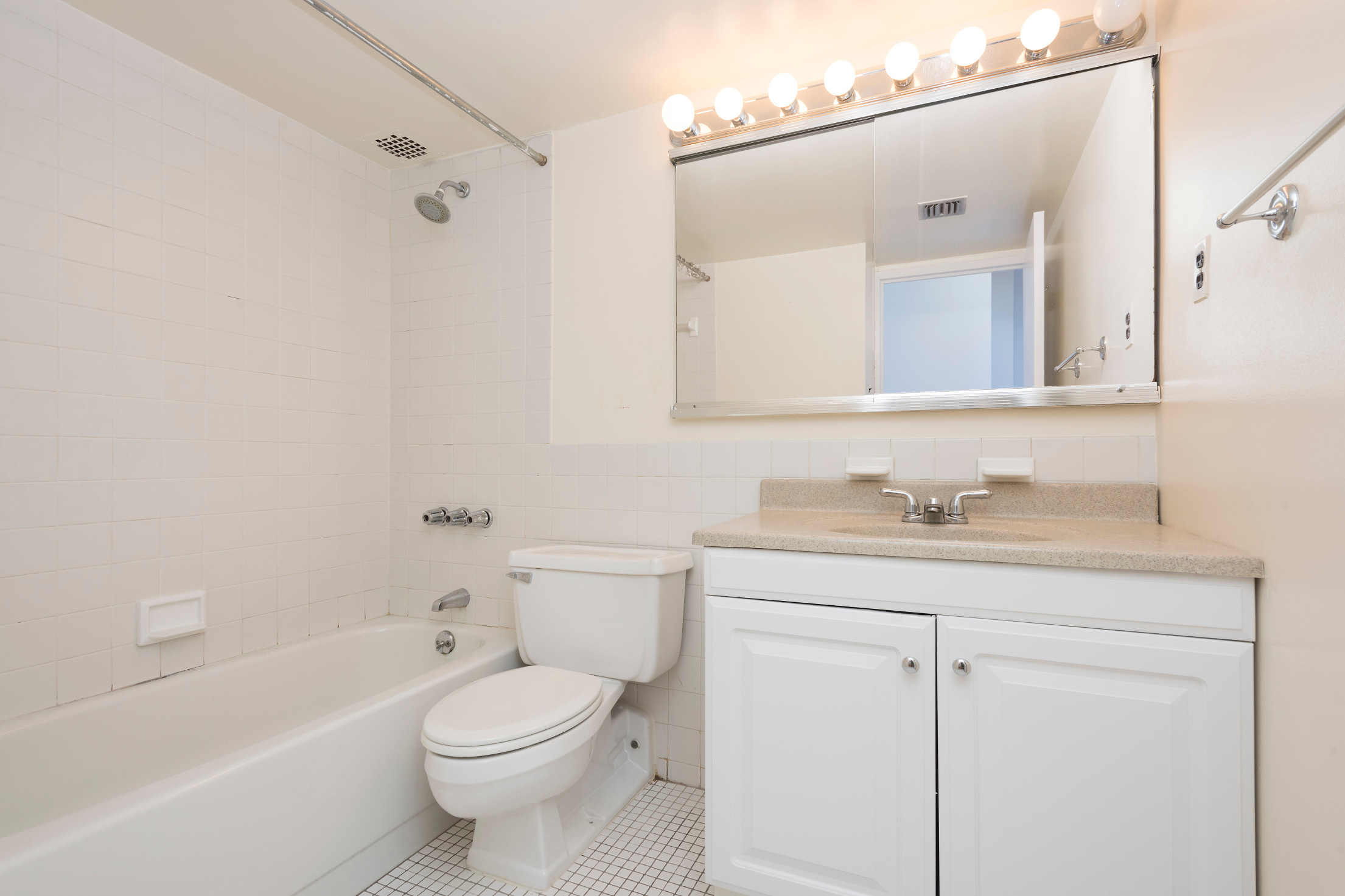 253 West 73rd Street, Unit 12H Manhattan, NY 10023 - Photo 7 of 9