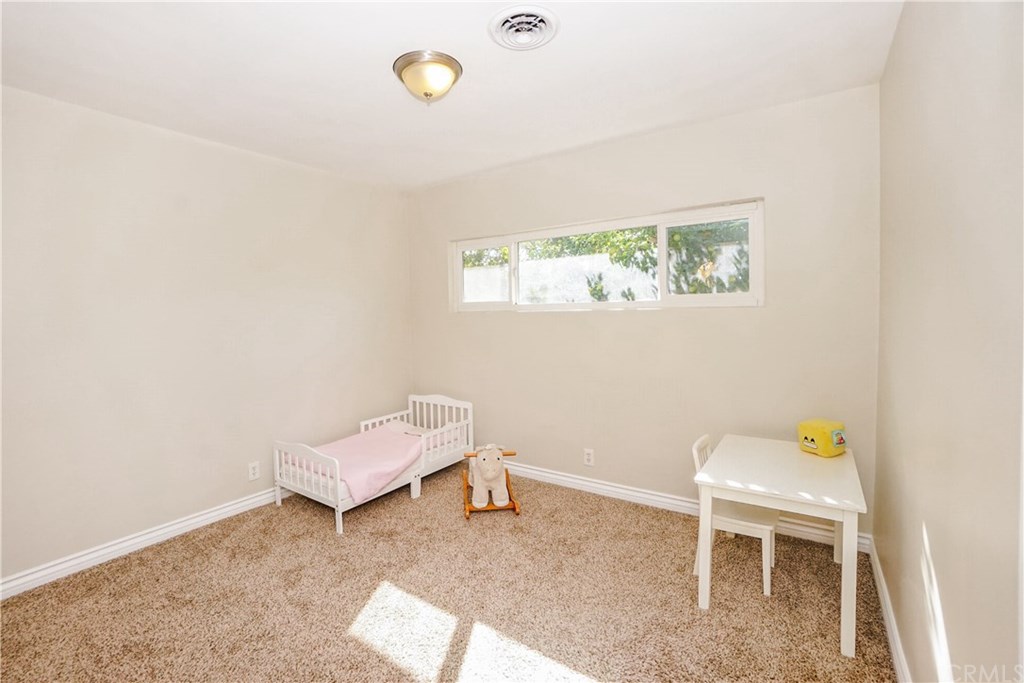 262 MacDonald Street Pasadena, CA 91103 - Photo 12 of 21