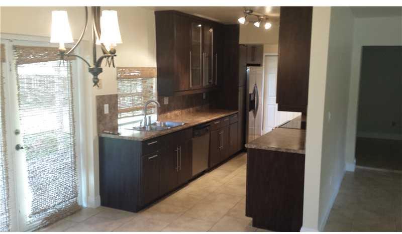 11400 Southwest 107th Court Miami, FL 33176 - Photo 3 of 6