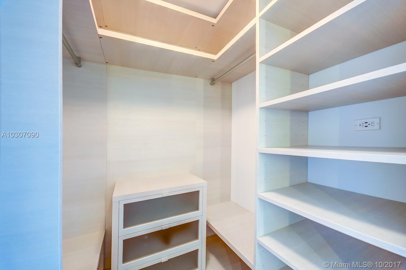 88 Southwest 7th Street, Unit 2503 Miami, FL 33130 - Photo 6 of 45