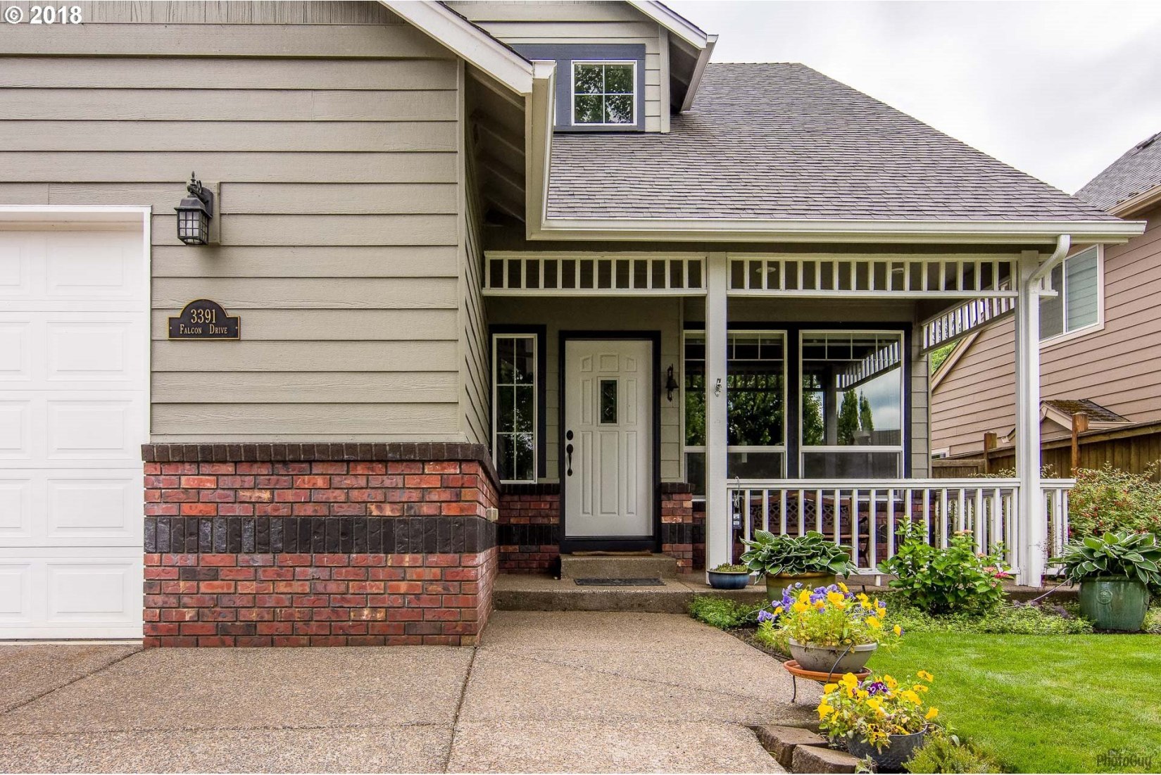 3391 Falcon Drive Springfield, OR 97477 - Photo 3 of 32