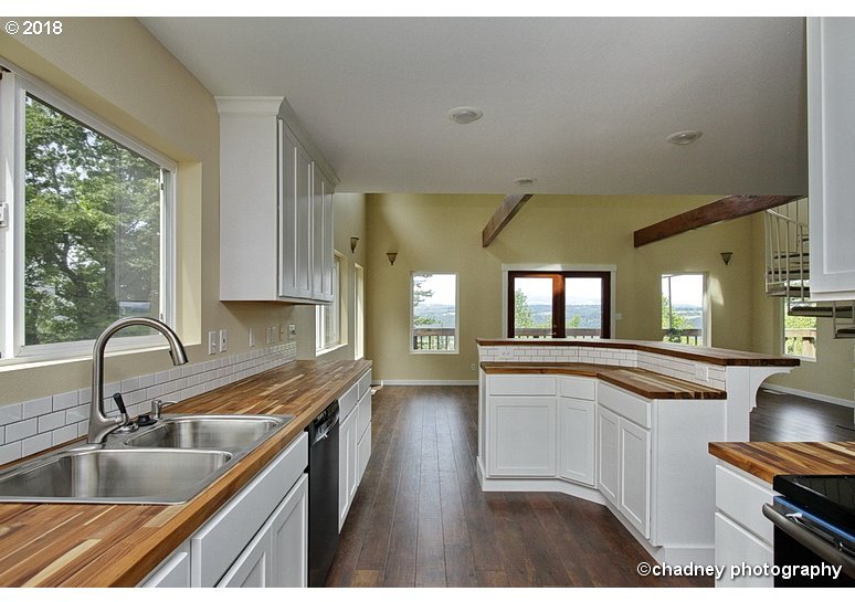 37432 Northeast Clara Smith Road Corbett, OR 97019 - Photo 7 of 32 Gallery Image 7