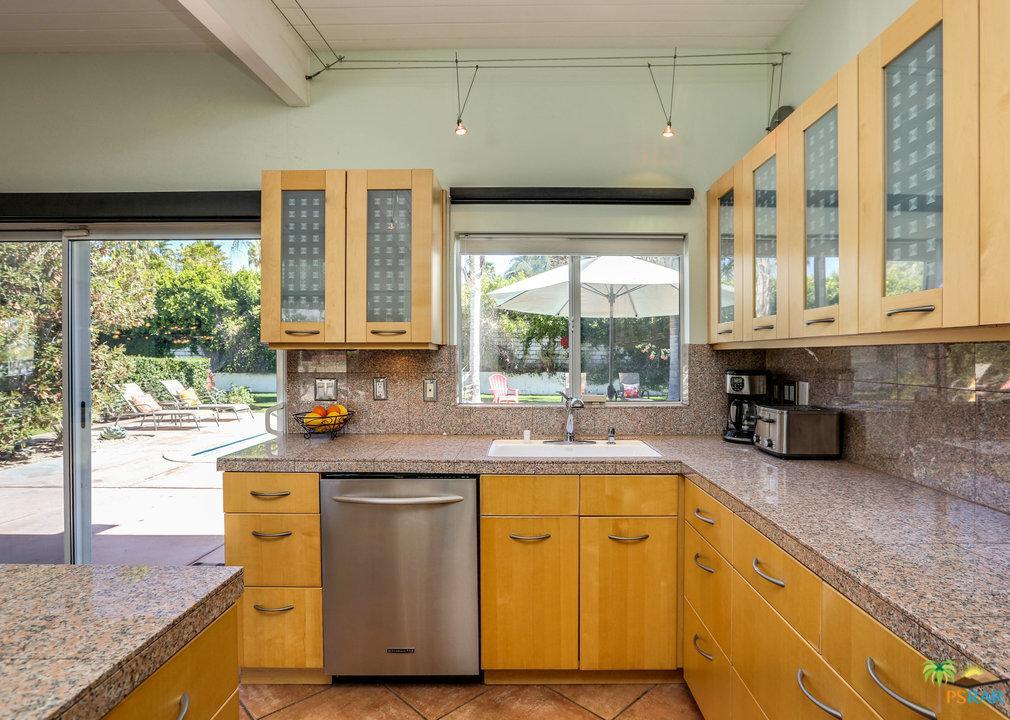 680 South Compdre Road Palm Springs, CA 92264 - Photo 17 of 36