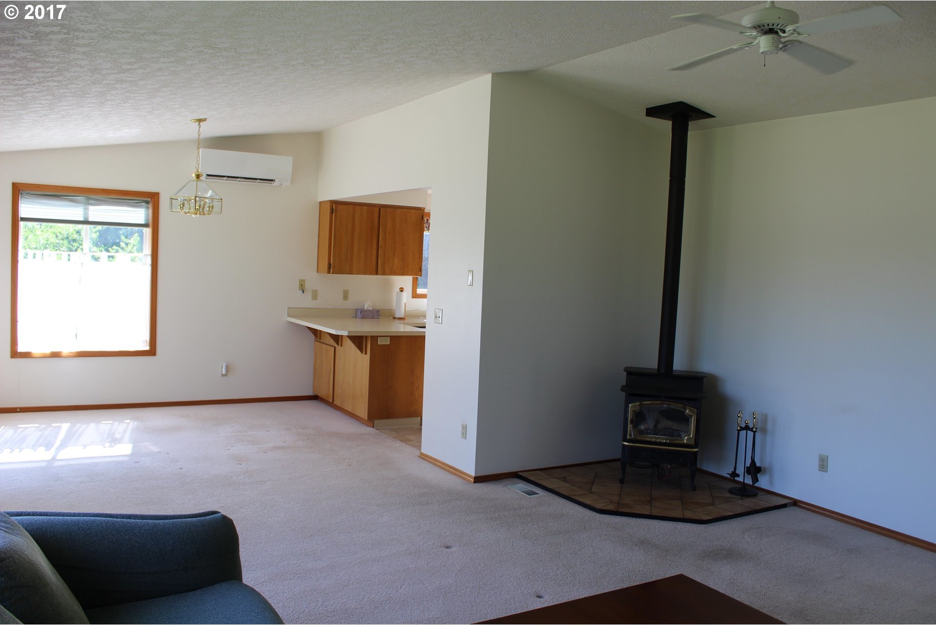 1441 Sunset Road Hood River, OR 97031 - Photo 11 of 24 Gallery Image 11