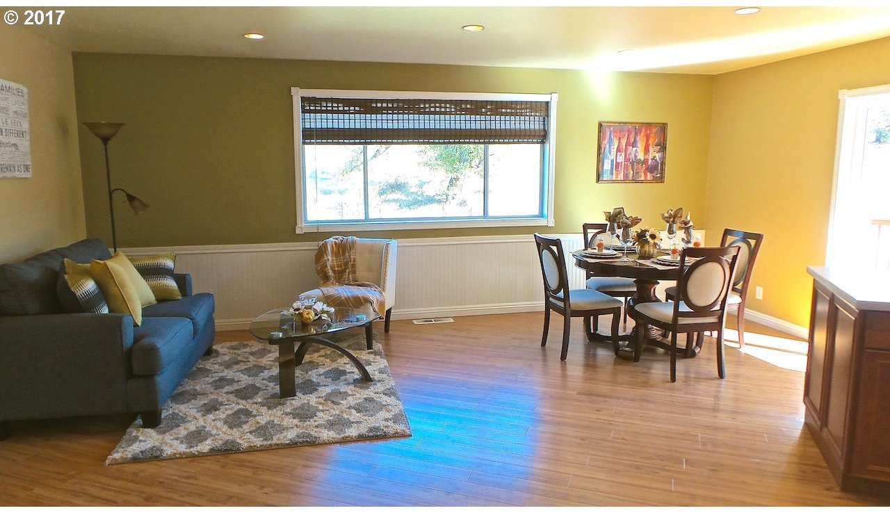 4077 Colonial Road Roseburg, OR 97471 - Photo 11 of 32 Gallery Image 11