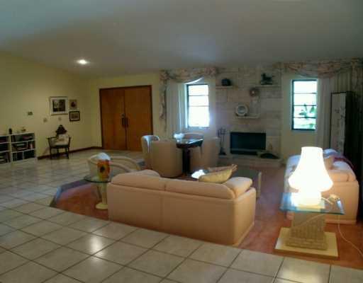 10624 Southwest 129th Terrace Miami, FL 33176 - Photo 2 of 8