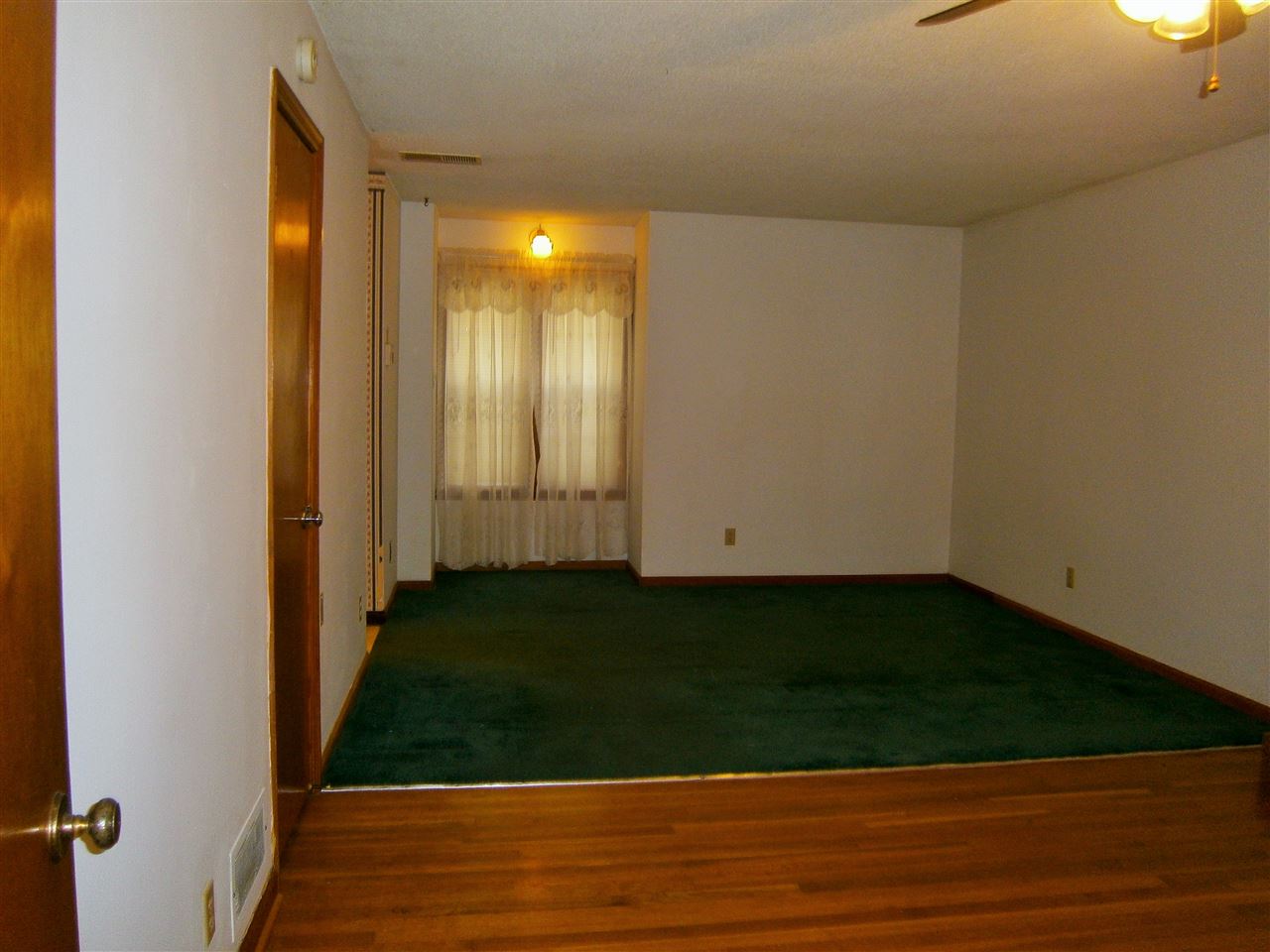 1347 Abernathy Road Memphis, TN 38116 - Photo 14 of 22 Enjoy this HUGE Master Bedroom with sitting area and double closets.