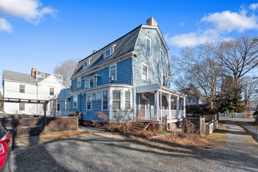 140 Tysen Street, Unit WHOLE Staten Island, NY 10301 - Photo 3 of 32