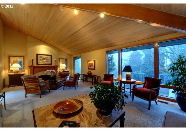 2449 South Military Road Portland, OR 97219 - Photo 6 of 16 Gallery Image 6