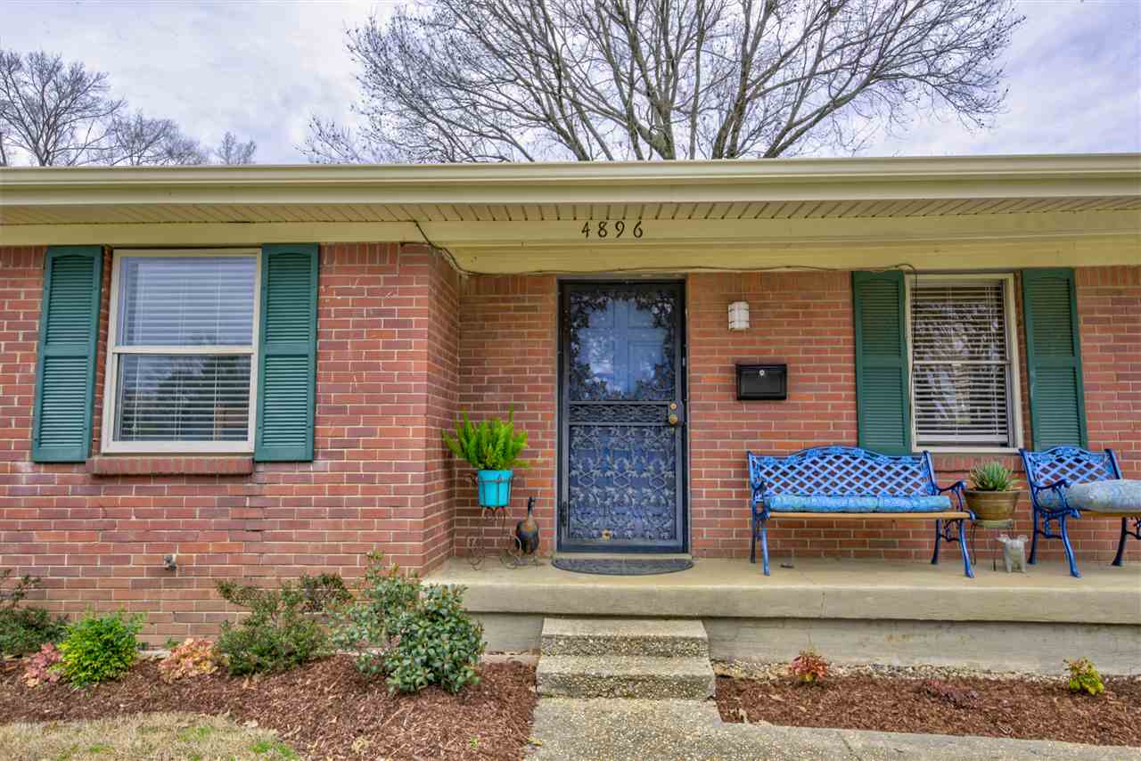 4896 Sea Isle Road Memphis, TN 38117 - Photo 3 of 17