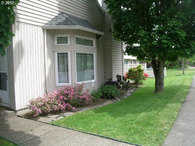 7108 Southwest 99th Place Beaverton, OR 97008 - Photo 7 of 8 Gallery Image 7