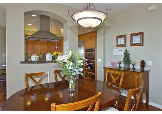 931 Candlelight Place, Unit B La Jolla, CA 92037 - Photo 5 of 25