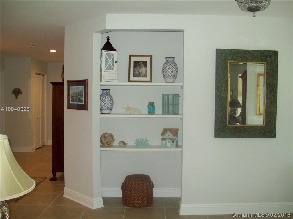 19650 Southwest 207th Avenue Miami, FL 33187 - Photo 14 of 34