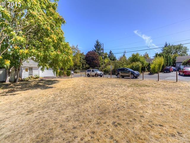 5819 Northeast Mason Street Portland, OR 97218 - Photo 7 of 14