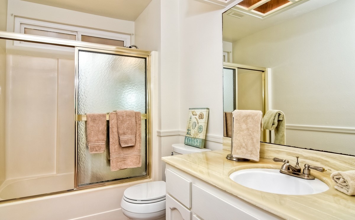 1764 Ivy Road Oceanside, CA 92054 - Photo 21 of 25 Bathroom #2.