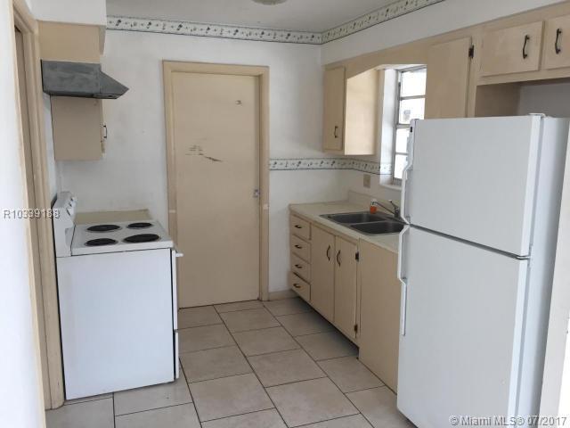 535 Silver Beach Road, Unit 3B West Palm Beach, FL 33403 - Photo 4 of 10 Gallery Image 4