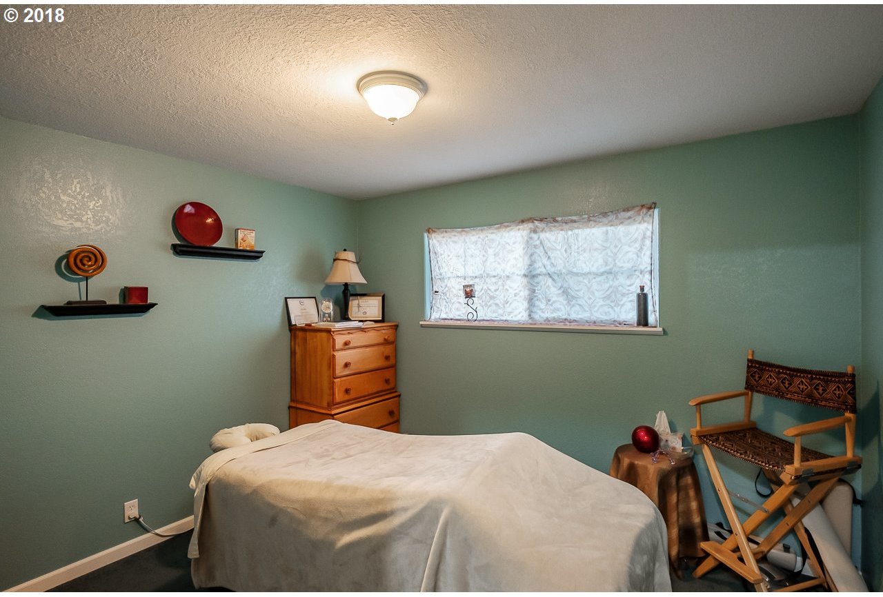 3890 Northwest Ridgecrest Avenue Albany, OR 97321 - Photo 14 of 26 Gallery Image 14