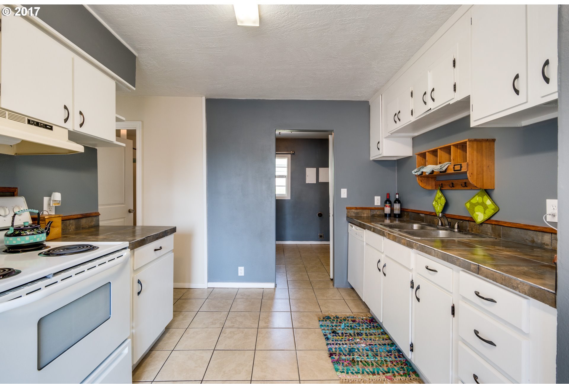 3734 Columbia Heights Road Longview, WA 98632 - Photo 9 of 27 Gallery Image 9