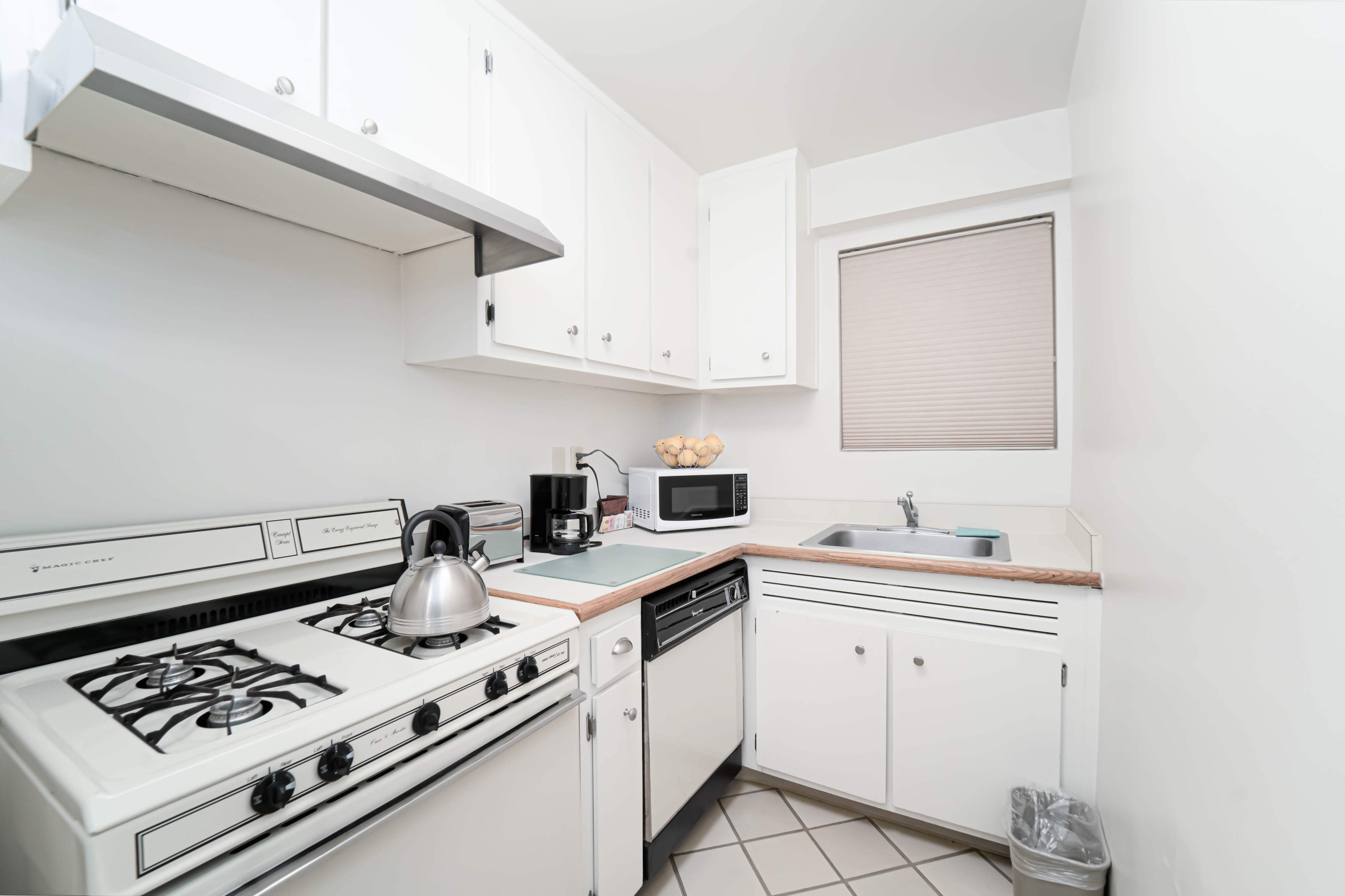 149 East 39th Street, Unit 402 Manhattan, NY 10016 - Photo 7 of 10