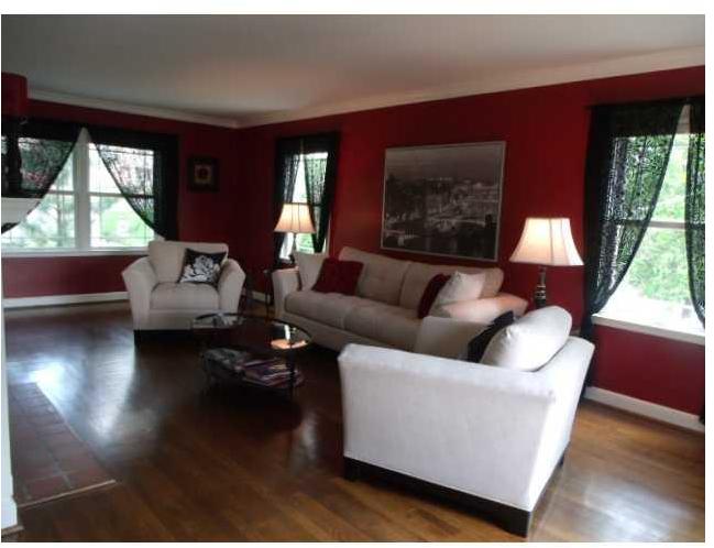 4774 Baldwin Manor Road Whitehall, PA 15227 - Photo 3 of 21 Gallery Image 3