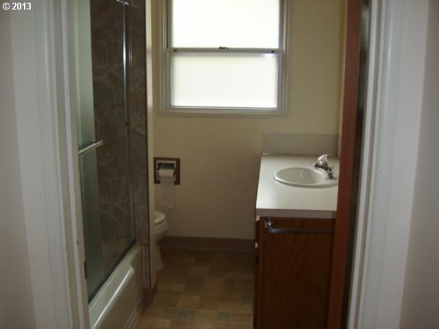 2111 Southeast 158th Avenue Portland, OR 97233 - Photo 6 of 16