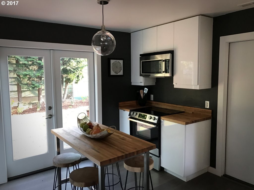 6318 Northeast Prescott Street Portland, OR 97218 - Photo 8 of 12