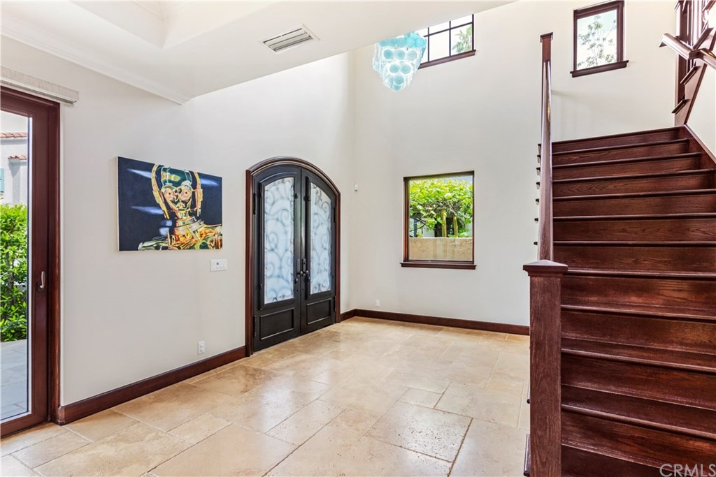 70 Giralda Walk Long Beach, CA 90803 - Photo 5 of 27