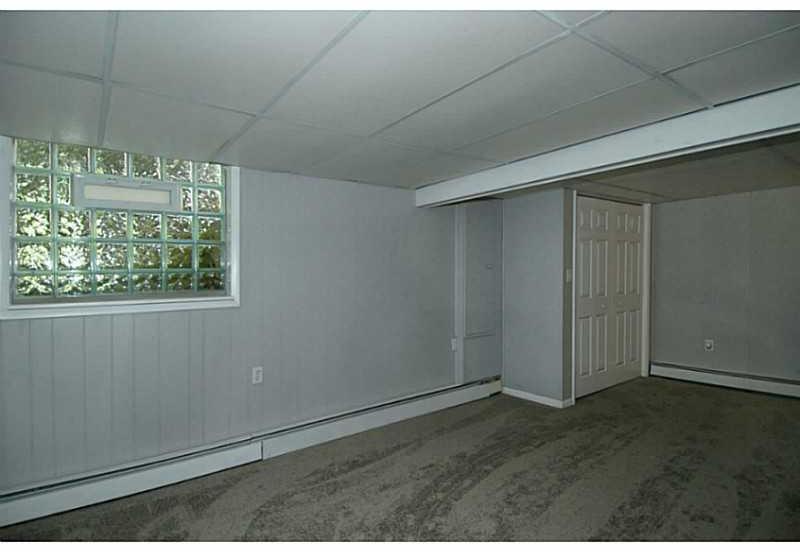 9147 Woodcrest Road Pittsburgh, PA 15237 - Photo 17 of 25 Gallery Image 17