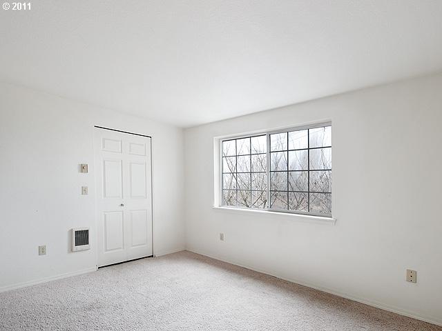 17516 Northwest Springville Road, Unit B1 Portland, OR 97229 - Photo 11 of 16 Gallery Image 11