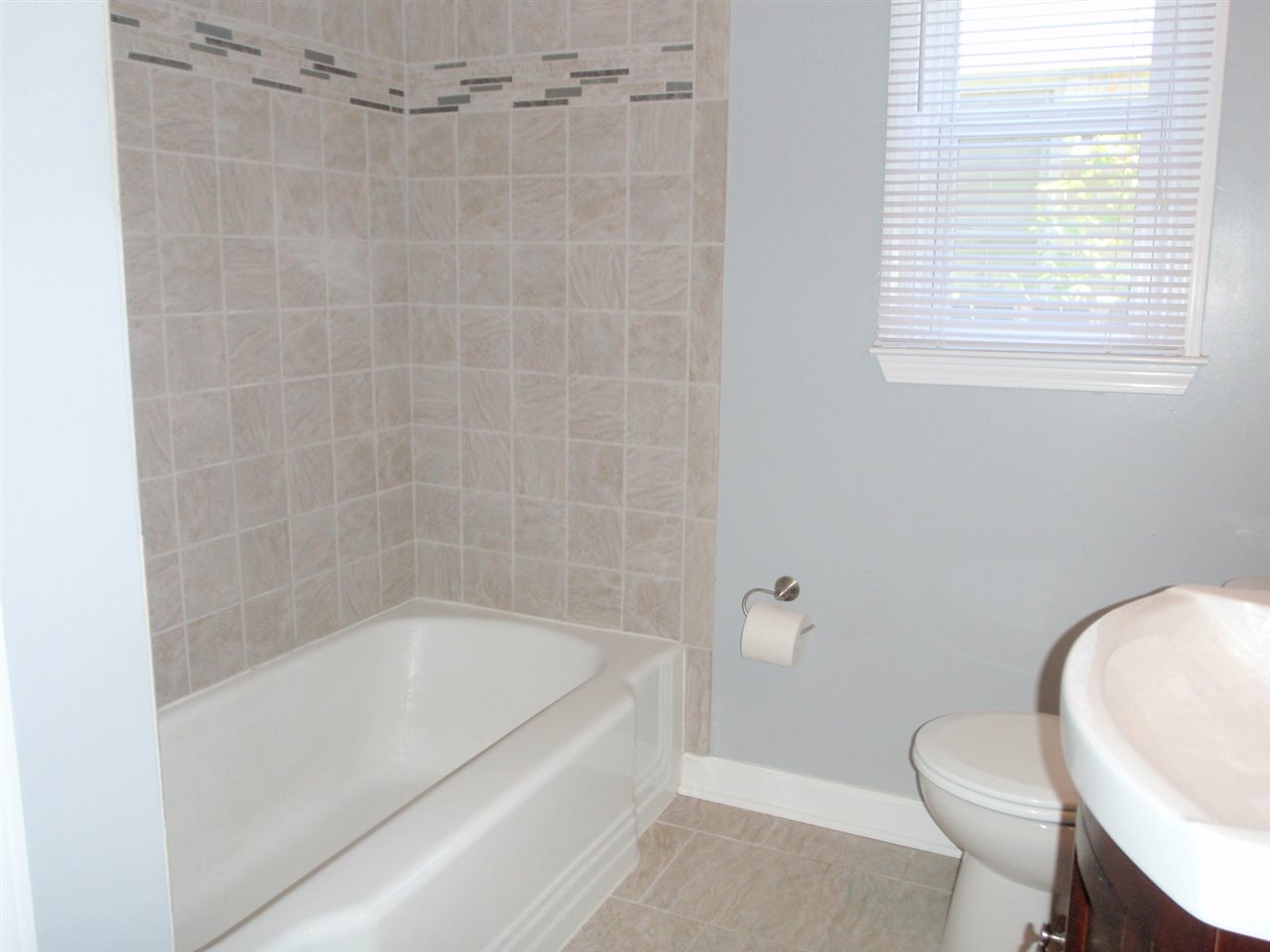 565 Vaughn Road Memphis, TN 38122 - Photo 10 of 22 Gallery Image 10