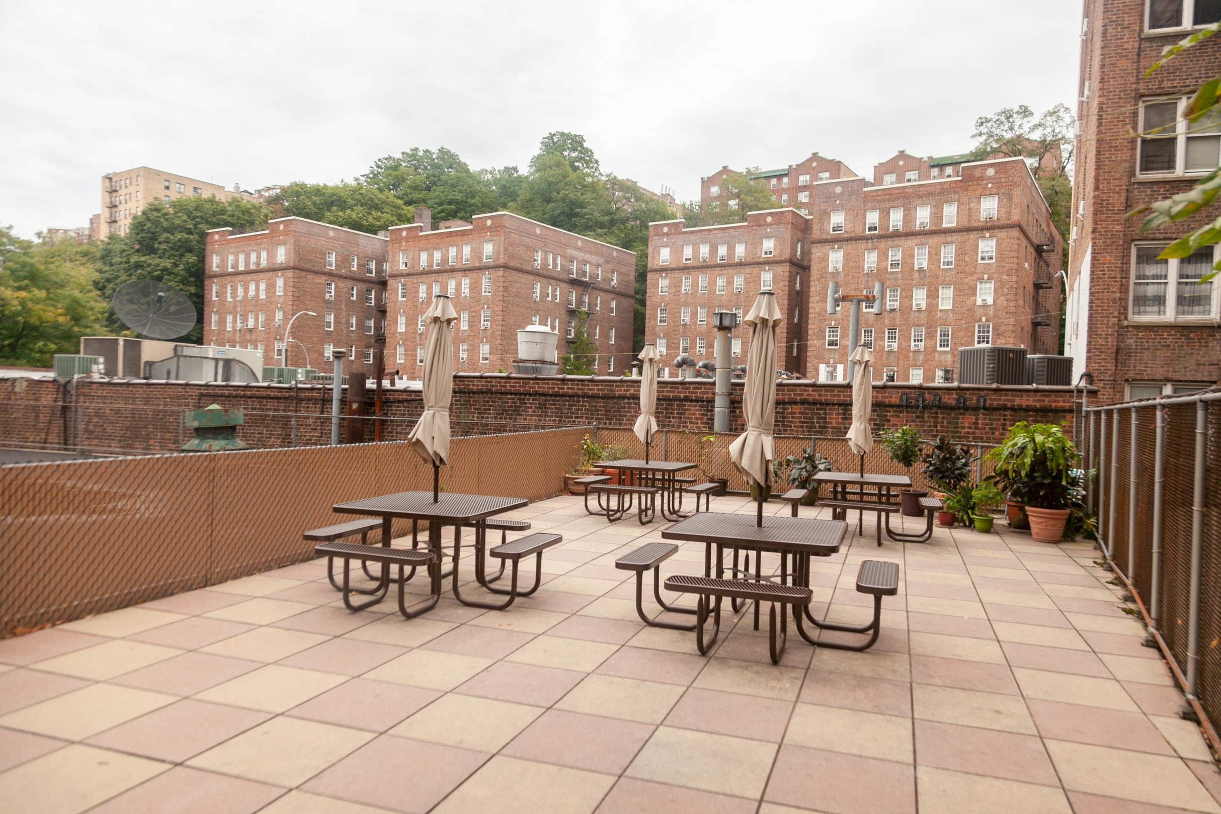 143 Bennett Avenue, Unit 2P Manhattan, NY 10040 - Photo 10 of 12