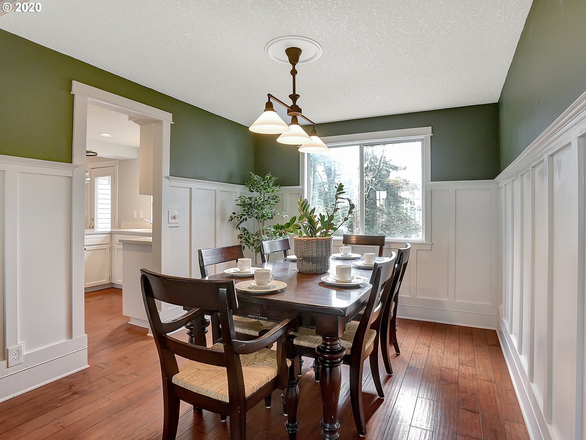 16724 Southwest Hargis Road Beaverton, OR 97007 - Photo 5 of 27 Gallery Image 5