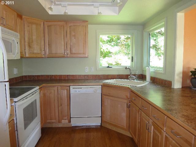 6238 Southwest Barnes Road Portland, OR 97221 - Photo 4 of 16 Gallery Image 4