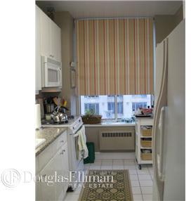 200 Riverside Boulevard, Unit 26D Manhattan, NY 10069 - Photo 2 of 6