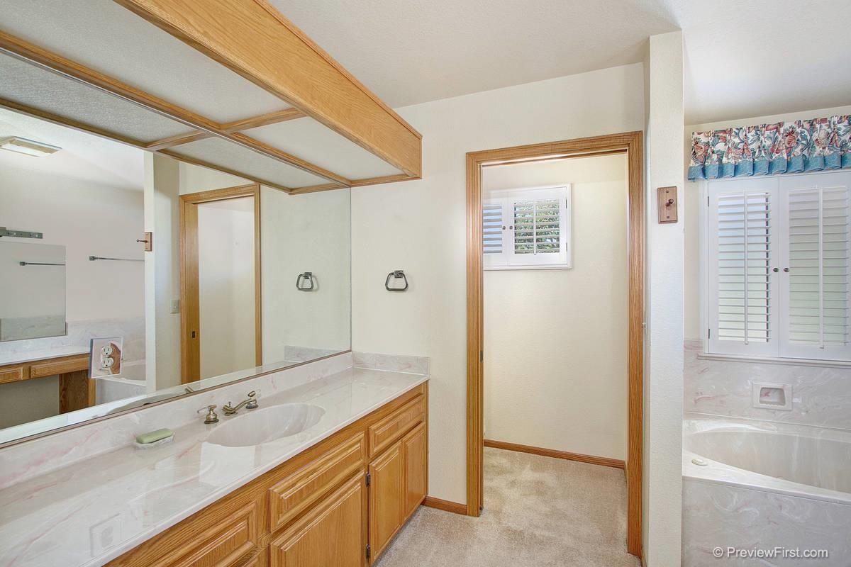 1174 North Crescent Ridge Road Fallbrook, CA 92028 - Photo 9 of 20