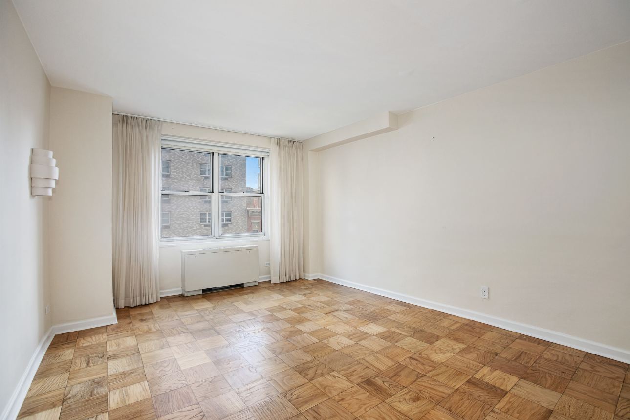 363 East 76th Street, Unit 6F Manhattan, NY 10021 - Photo 6 of 8