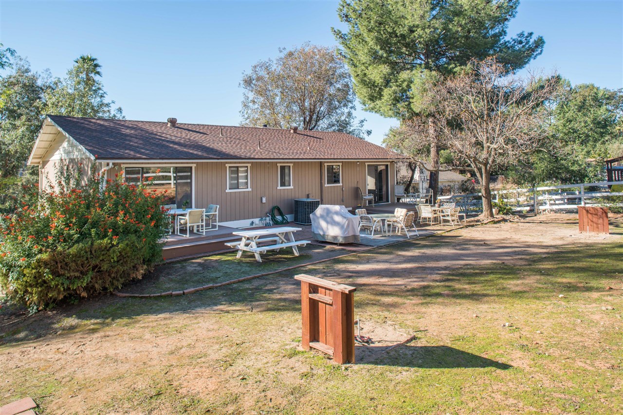 17348 Felipe Road Ramona, CA 92065 - Photo 7 of 25
