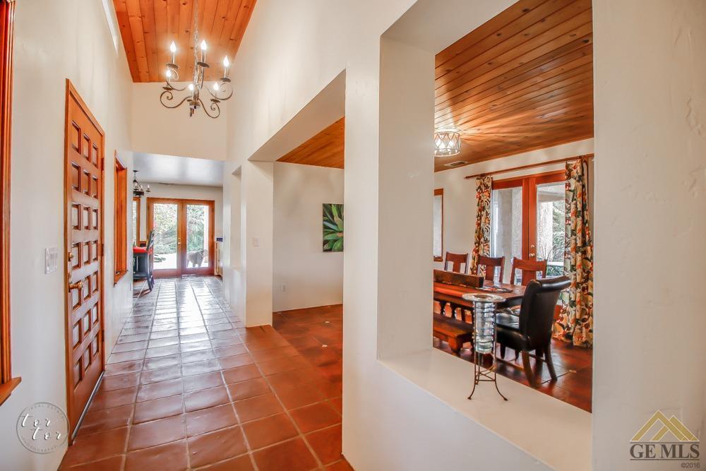 6209 Ridgetop Terrace Bakersfield, CA 93306 - Photo 4 of 37 Gallery Image 4