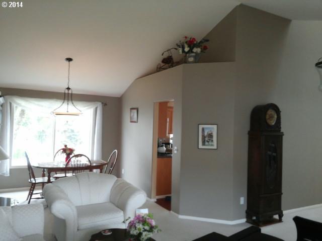 18180 Southwest Fallatin Loop Beaverton, OR 97007 - Photo 13 of 16 Gallery Image 13