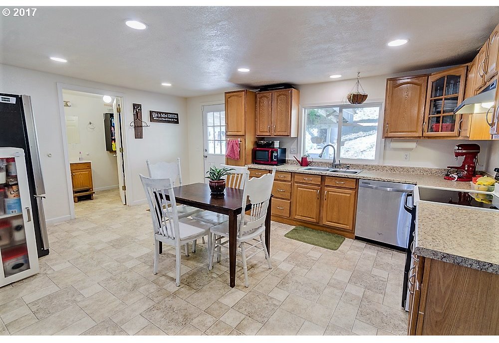 157 Lone Oak Road Longview, WA 98632 - Photo 10 of 31 Gallery Image 10