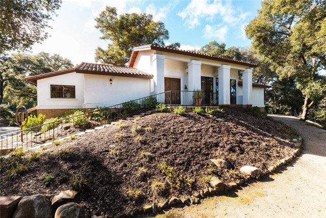 2400 Alturas Road Atascadero, CA 93422 - Photo 3 of 55