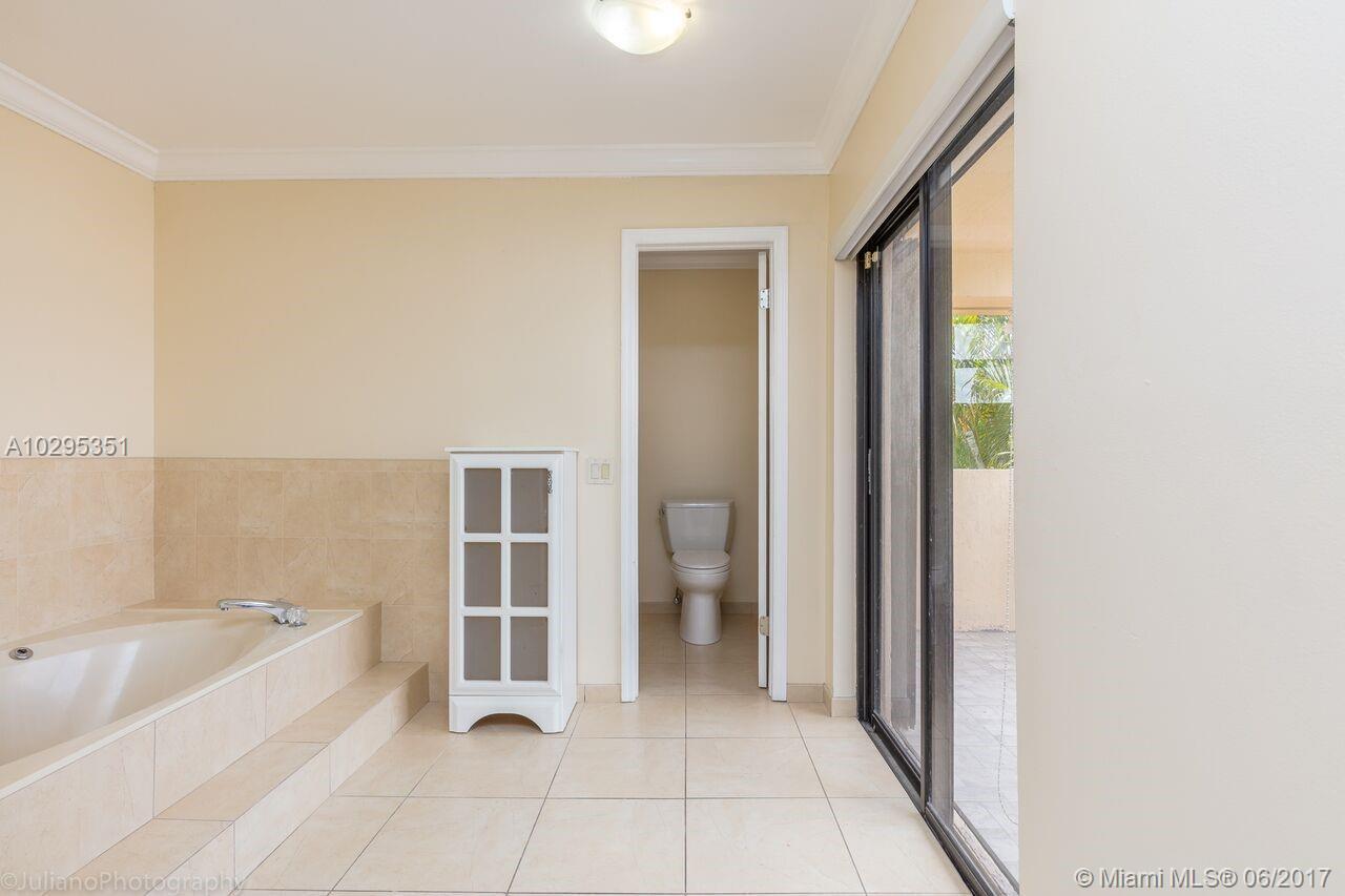 35 Southwest 136th Court Miami, FL 33184 - Photo 21 of 36