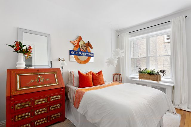 $940,000 | 125 West 12th Street, Unit 1F | West Village