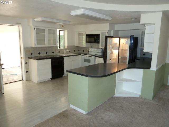 1397 Willis Creek Road Winston, OR 97496 - Photo 4 of 10 Gallery Image 4