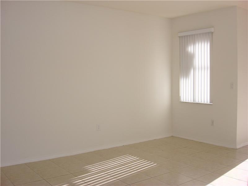 16628 Southwest 85th Lane, Unit 16628 Miami, FL 33193 - Photo 3 of 8