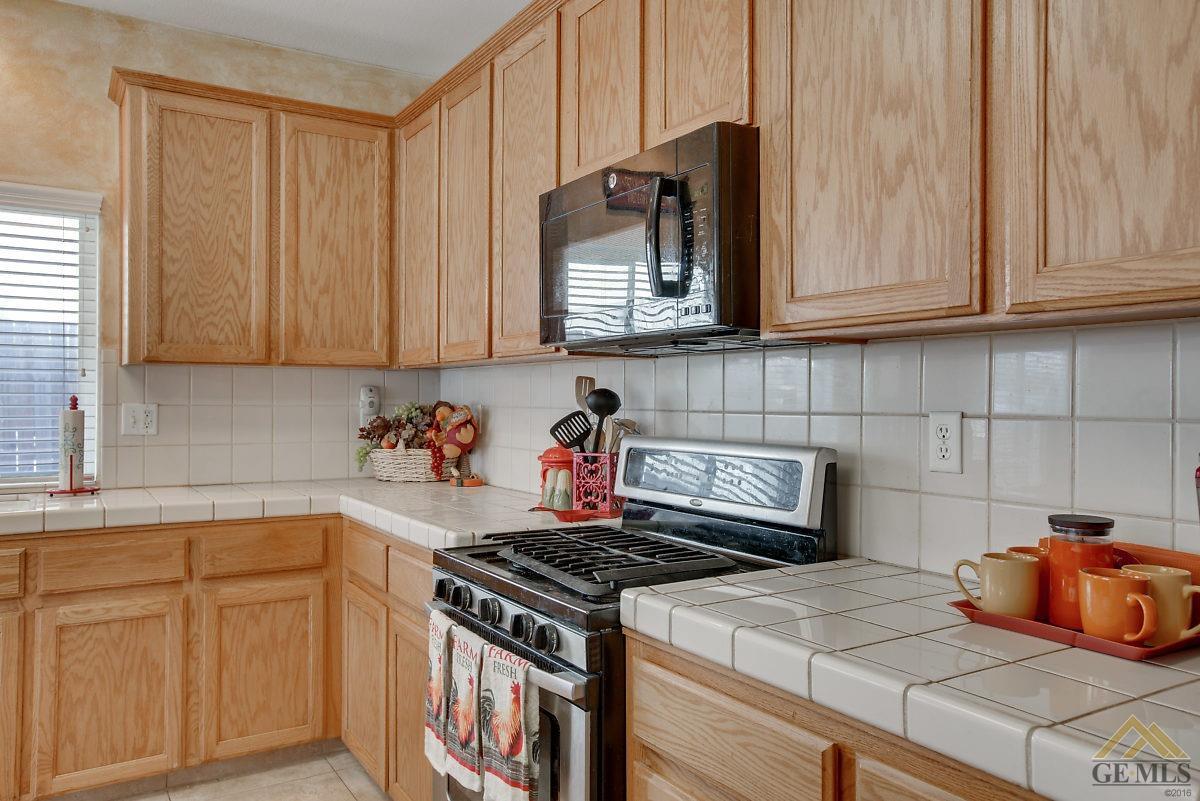 3601 Campfire Drive Bakersfield, CA 93312 - Photo 18 of 40